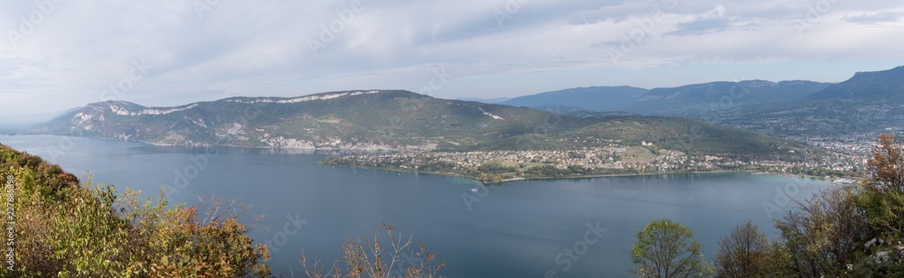 Panorama du lac du Bourget