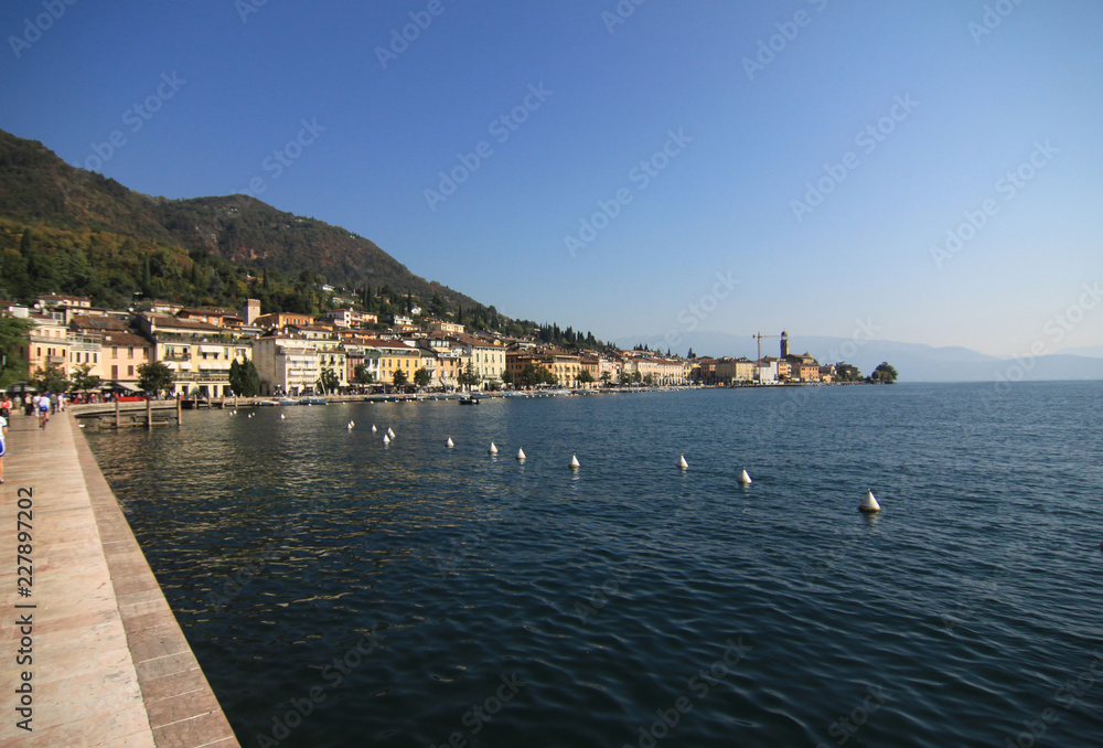 panorama di Salò Brescia Italia sul lago di Garda