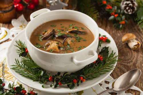 Bild auf Leinwand Traditional mushroom soup, made from porcini mushrooms