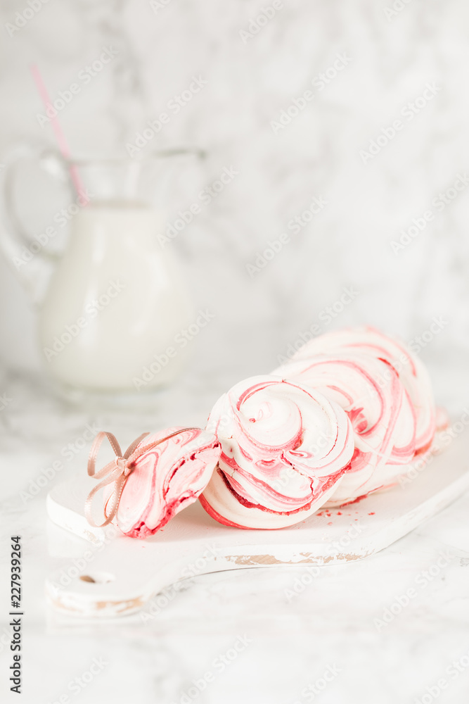 Słodkie bezy z mlekiem 