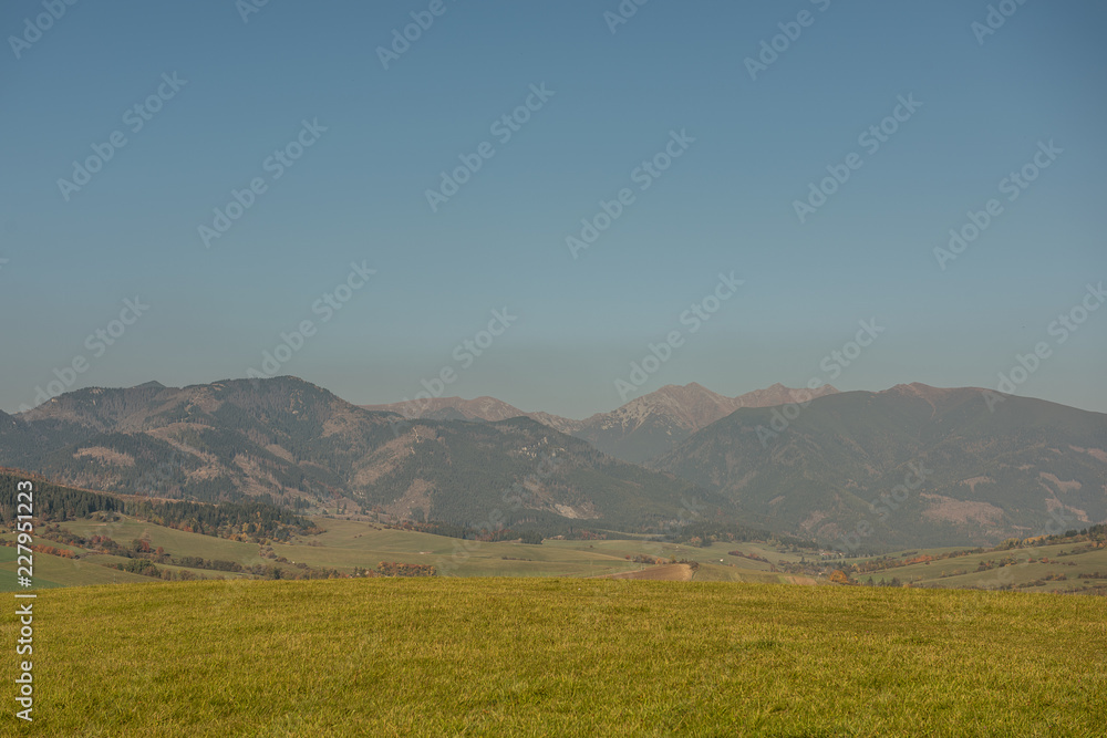 Fototapeta premium view of slovak tatra mountains