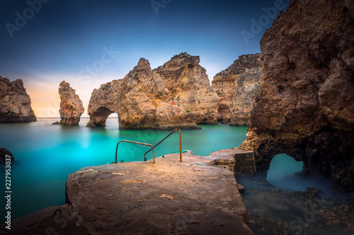 Fototapeta Naklejka Na Ścianę i Meble -  sunset on the turquoise beach