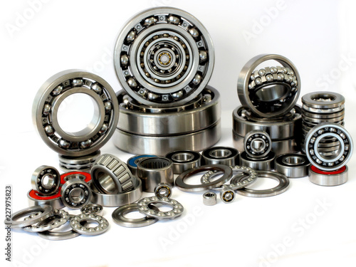 Bearings made of steel of various sizes and chaotic order