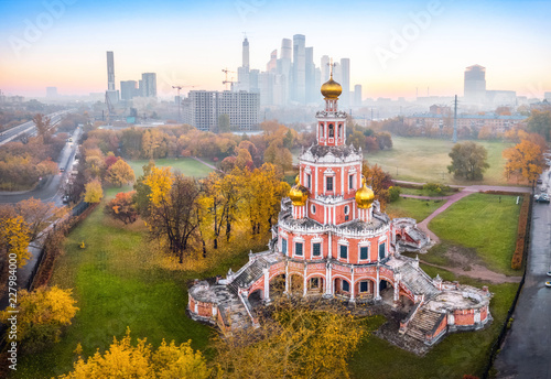 Fotografi Aerial view of baroque Church of the Intercession at Fili, Moscow, Russia