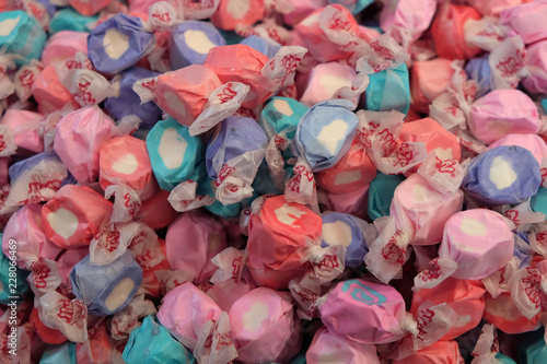 Multi-color taffy
