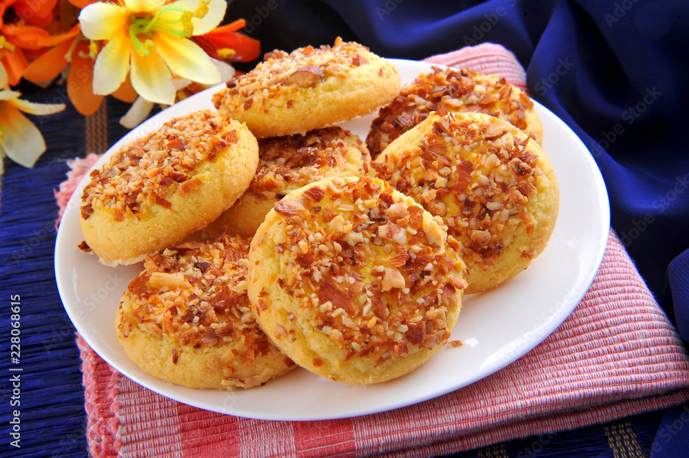 Cookies (Round), Sweet, Salty, Crunchy & delicious cookies for tea time delight
Cookies (Round), Sweet, Salty, Crunchy & delicious cookies for tea time delight