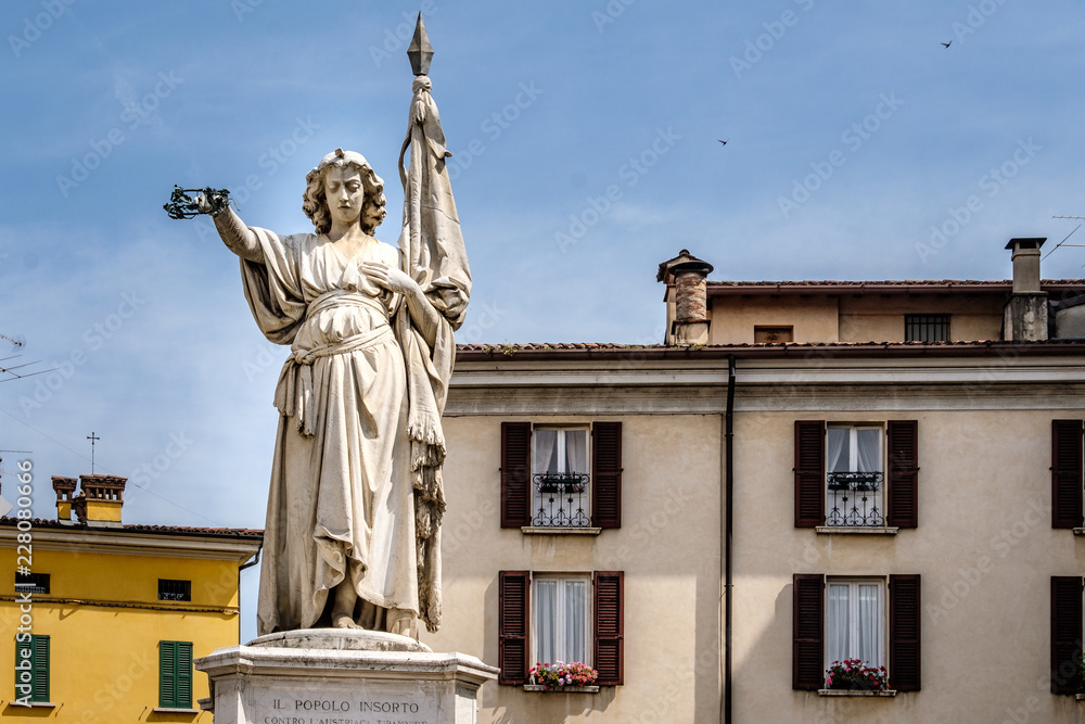 Obraz premium Brescia, monumento in piazza della Loggia