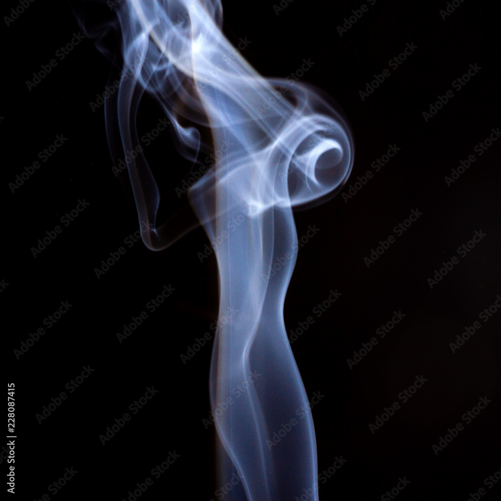 Obraz premium cigarette smoke isolated realistic mist on black background
