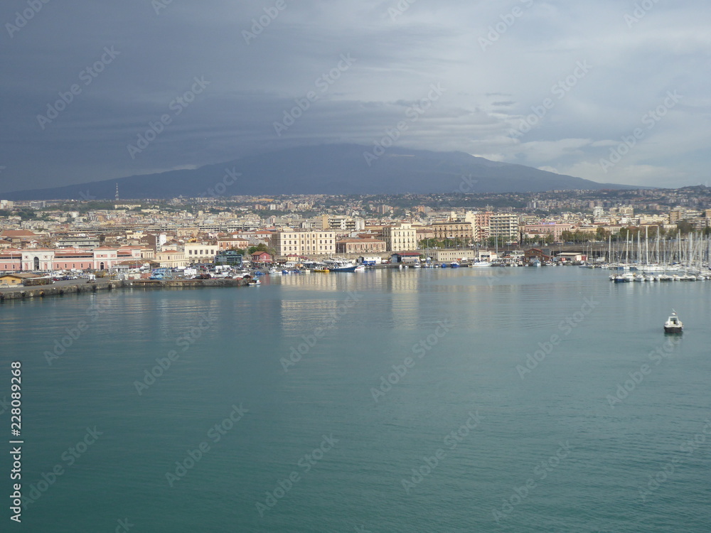 Catania - Hafenstadt am Ätna