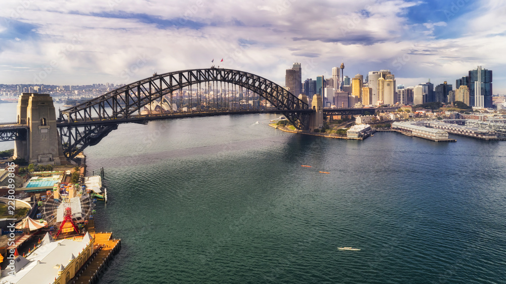 Naklejka premium D Sy Lavend Day Bridge Side