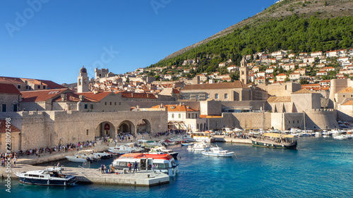 Fototapeta Naklejka Na Ścianę i Meble -  View over beautiful habor in  Dubrovnik and peak Srd