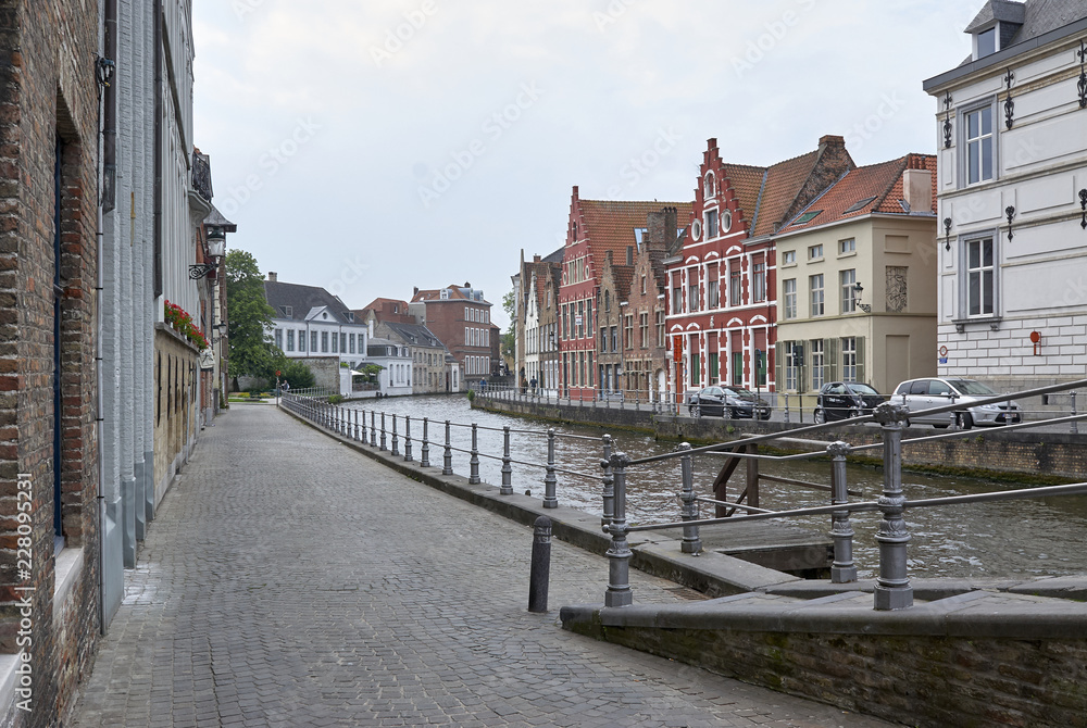 canal in brugge