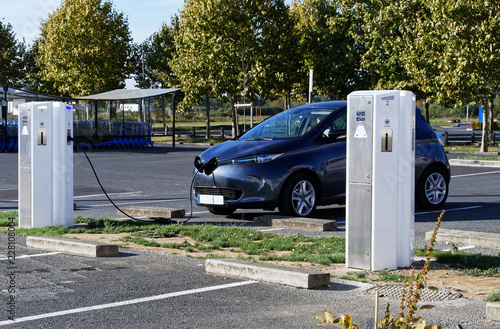 Photos Borne recharge voiture électrique