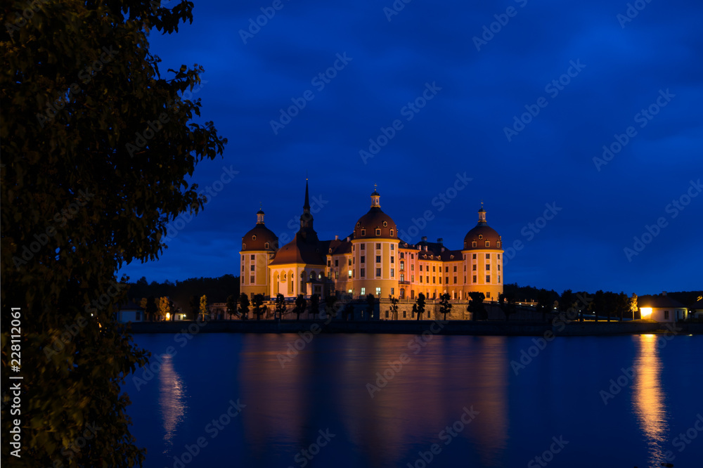 Schloss Moritzburg nachts zur blauen Stunde