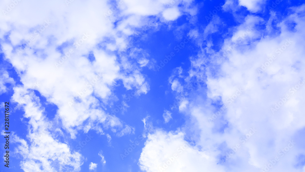 Obraz premium blue sky with clouds isolated nature background