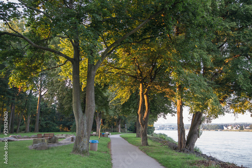 Neuwied im Schlosspark am Rheinufer