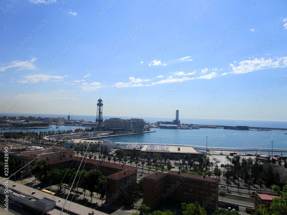 Fototapeta premium Barcelone - Vue sur le port