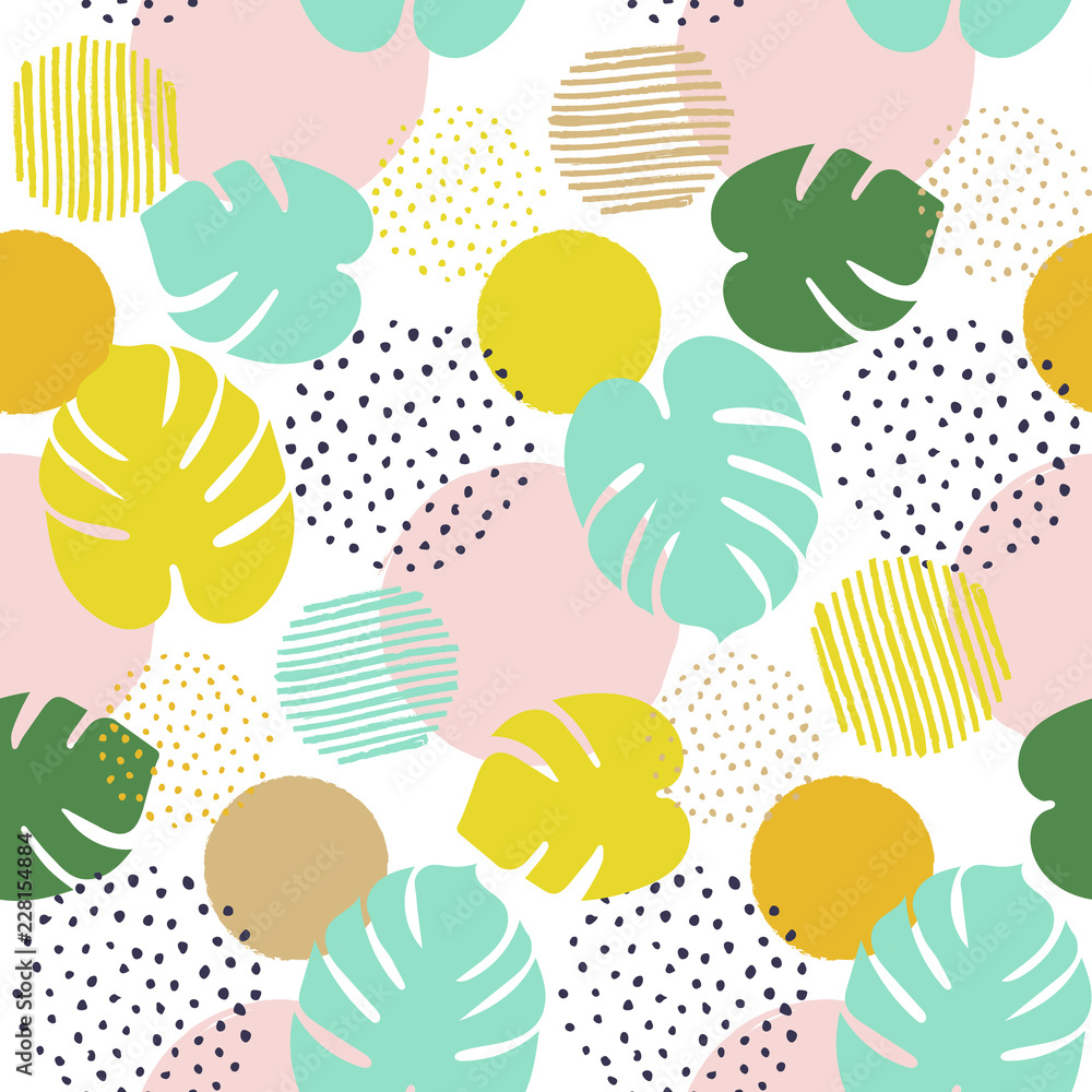 Fototapeta premium Seamless tropical pattern with palm leaf and hand drawn elements