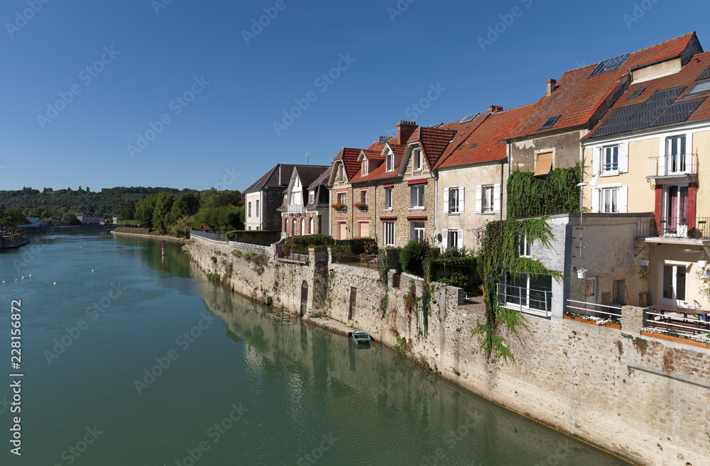 Marne river quai in La ferte-sous-Jouarre village