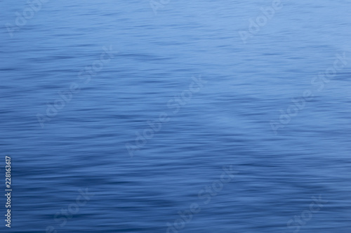 Das blaue Meereswasser