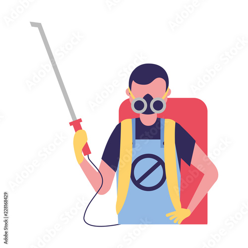 worker with mask and pest extermination machine