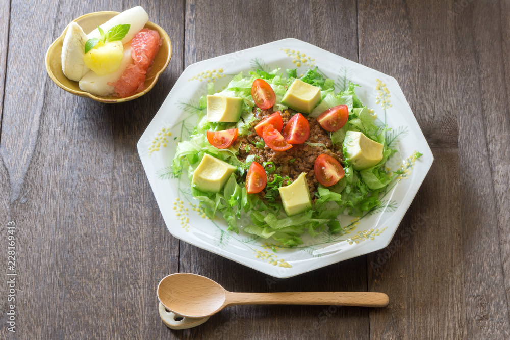 野菜とひき肉のタコライス Stock 写真 Adobe Stock