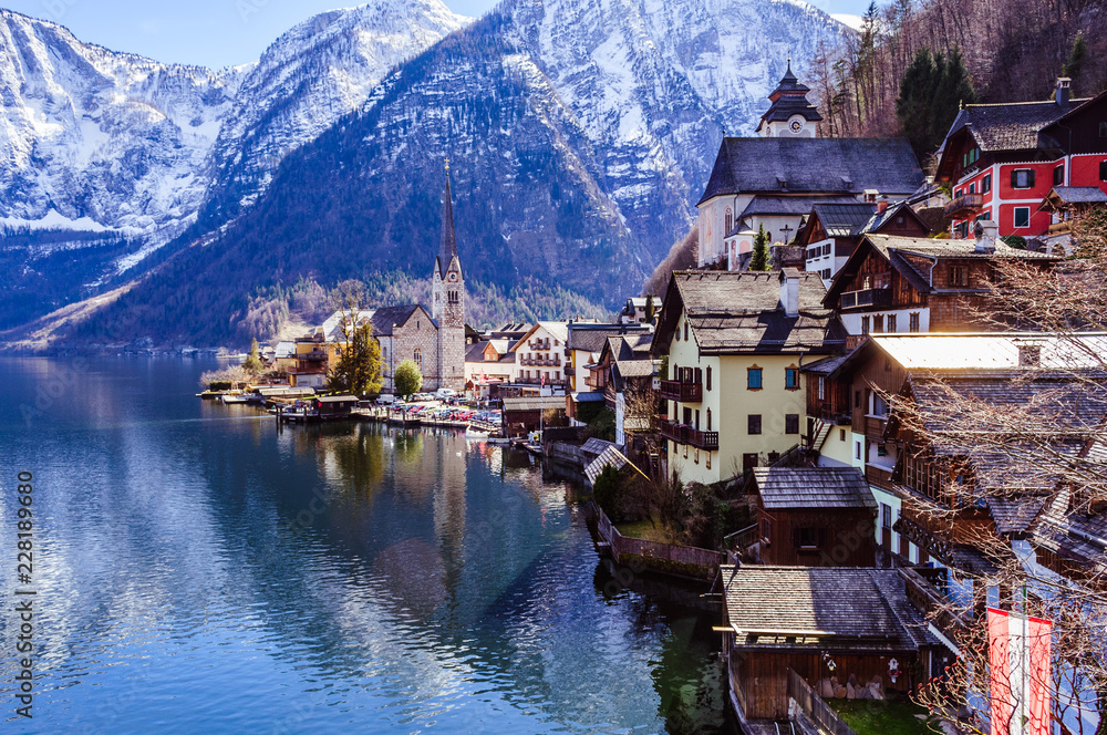 Fototapeta premium Spectacular view on the Hallstatt village from the lake border