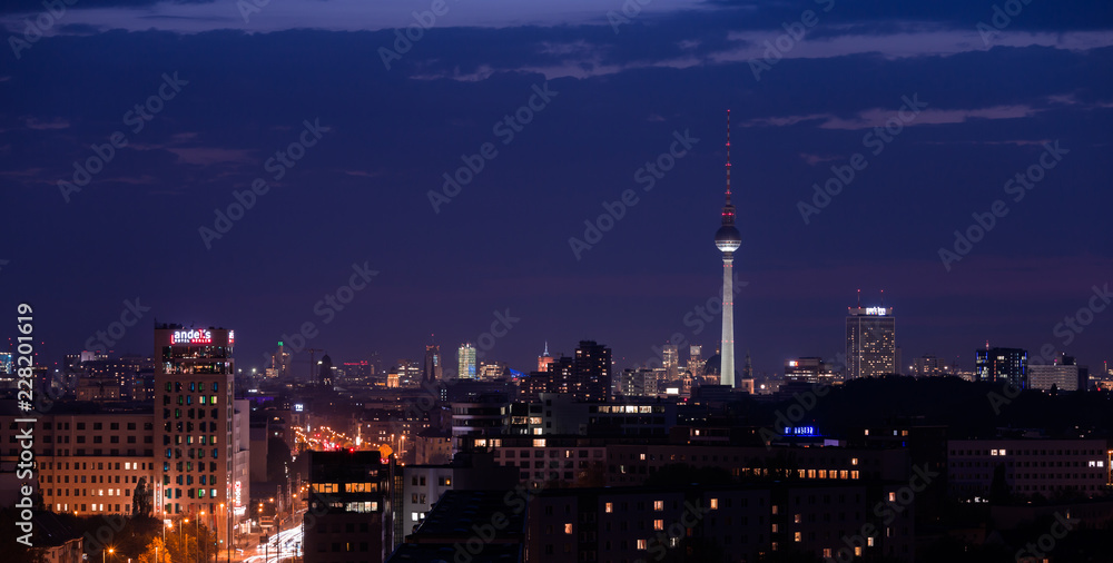Fototapeta premium night over Berlin