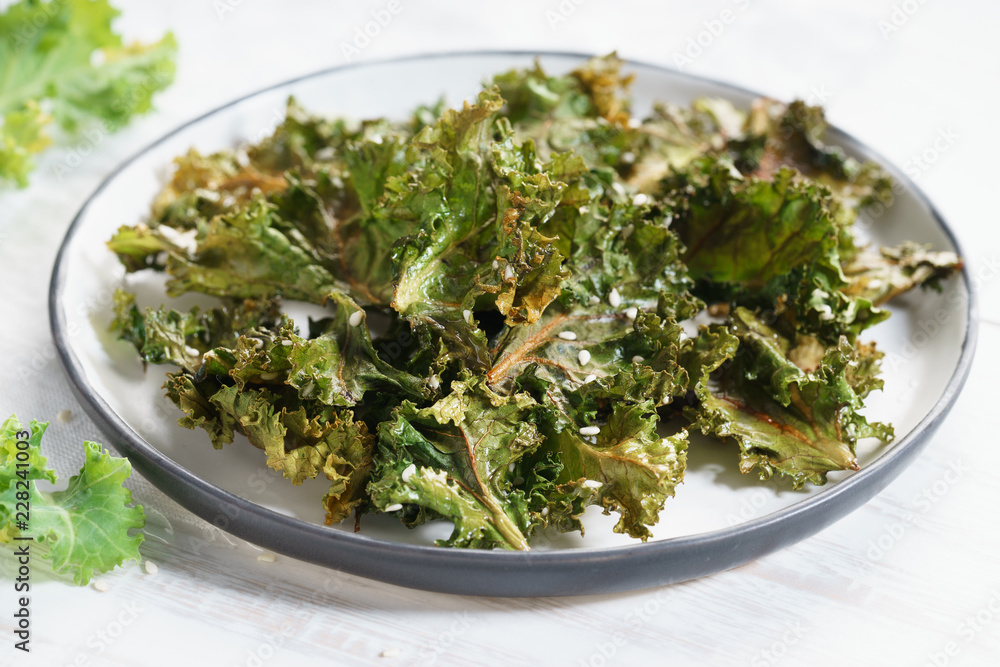 Kale chips with white sesame Kale chips with white sesame