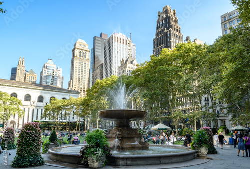 The fountain in Bryant Park, New York, Manhattan © marikpeter