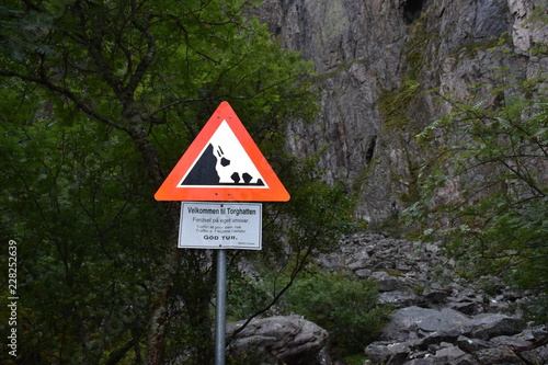 Norwegen, Torghatten, Brønnøysund, Loch, Berg, Fels, Wanderweg, Treppe, Sport, Aussicht, Natur, Gletscher, Kaltzeit, Brønnøy, Küstenstraße, RC 17, FV 17, Nordland photo