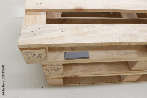 Wooden Pallet with RFID  tags for industries and business tracking