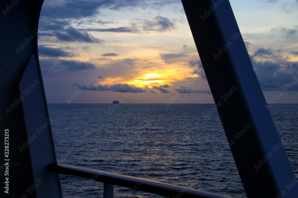 Sonnenaufgang auf einem Kreuzfahrtschiff