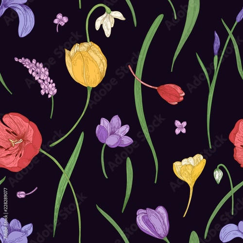 Botanical seamless pattern with beautiful blooming spring flowers and leaves ...