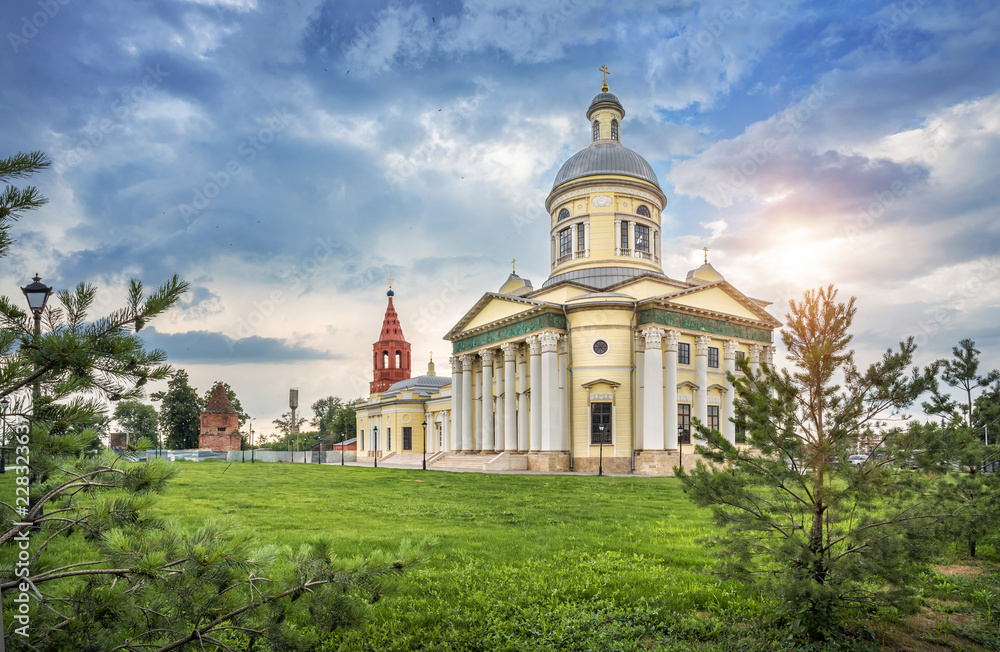 Никольский собор в Епифани St. Nicholas Cathedral and the bell tower in Epifan