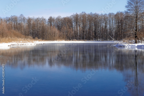 blue lakes that don't freeze in winter