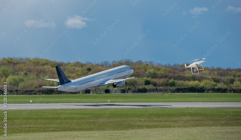 Flugverbotszone von einem Luftraum am Flughafen Flugverbotszone von einem Luftraum am Flughafen