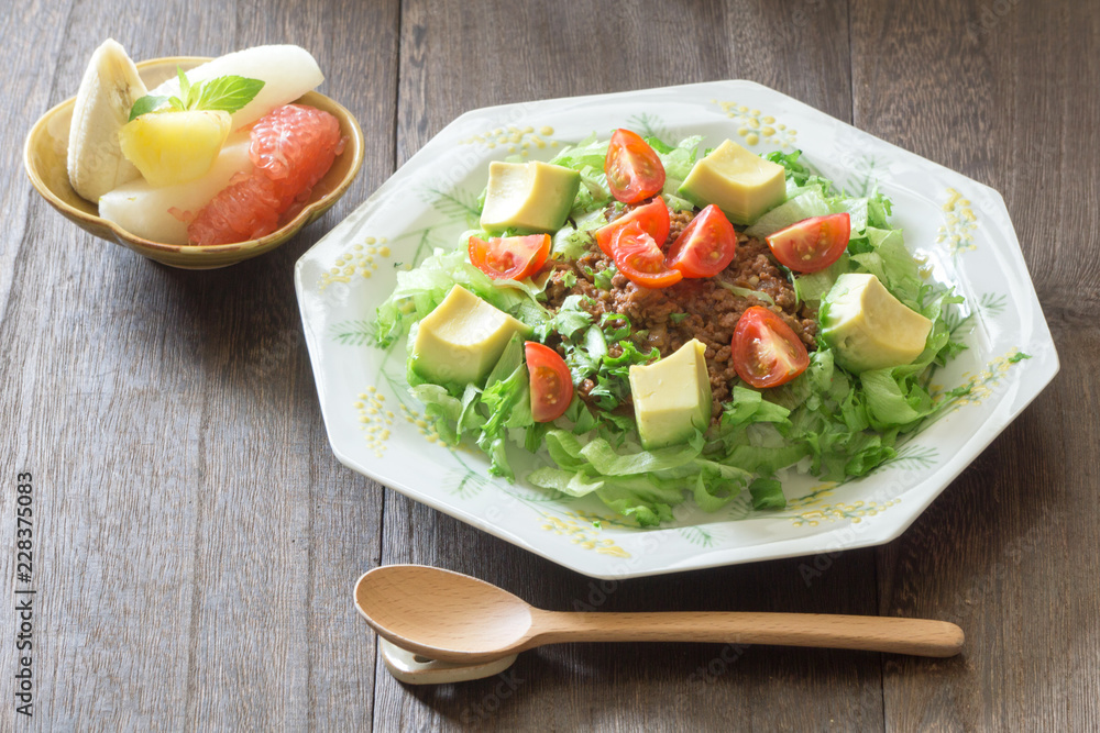 野菜とひき肉のタコライス Stock 写真 Adobe Stock