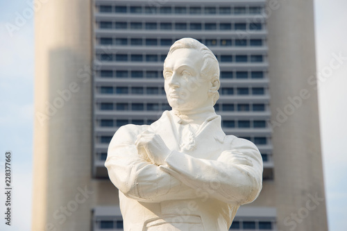 Tomas Stamford Raffles stat...