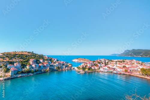Fototapeta Naklejka Na Ścianę i Meble -  Beautiful cityscape on the mountains over Black-sea, Amasra. Amasra traditional Turkish architecture