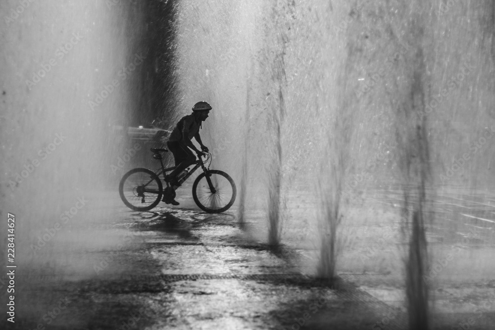 Obraz premium Water and Bicycle