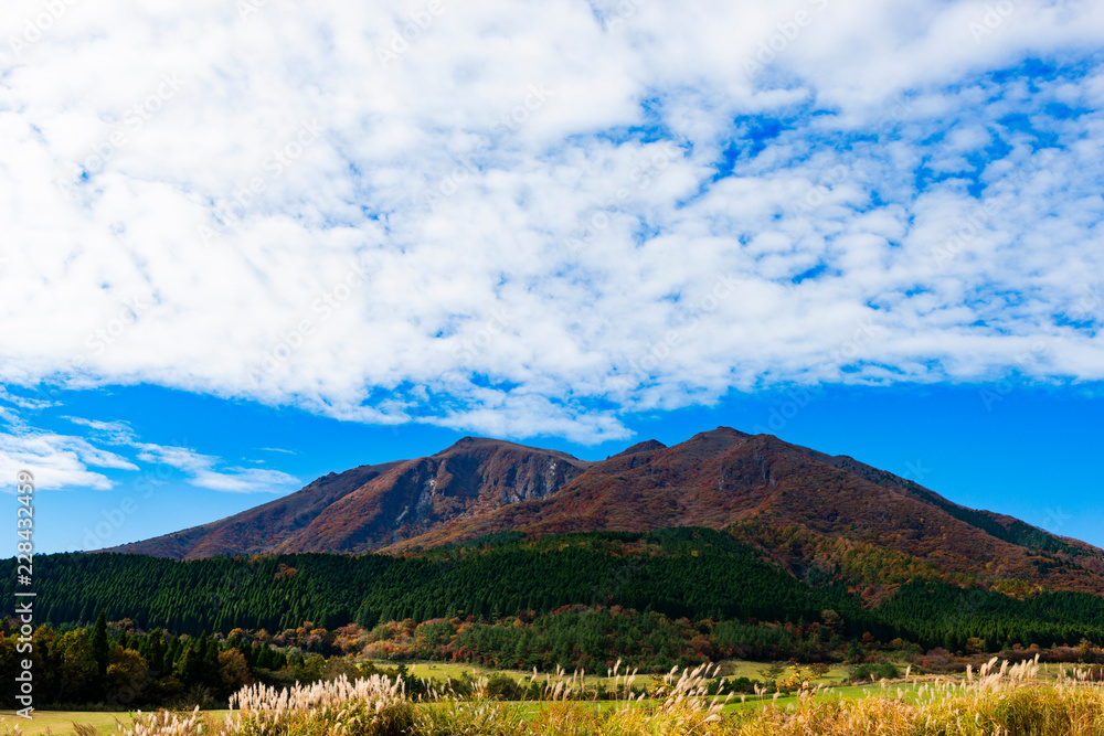 Fototapeta premium 秋のくじゅう連山
