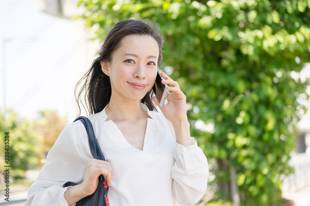 スマートフォン・女性 スマートフォン・女性