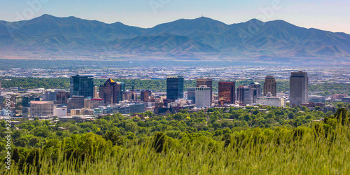 Картината върху платно Salt Lake City with buildings and mountain view