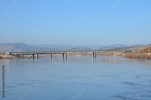 A bridge and river zoomed © slatoric