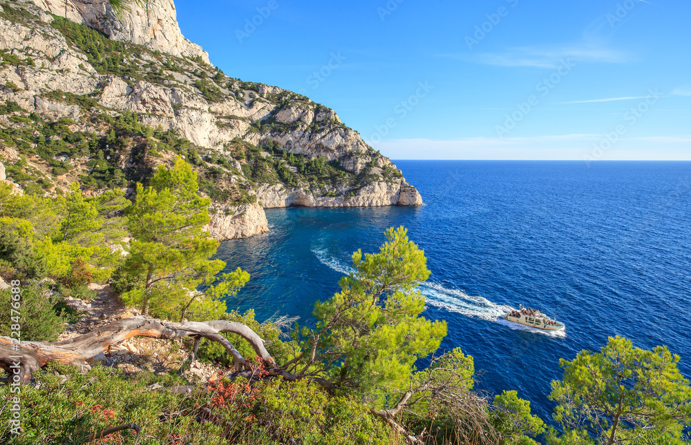 Obraz premium Promenade en bateau dans les calanques, Marseille