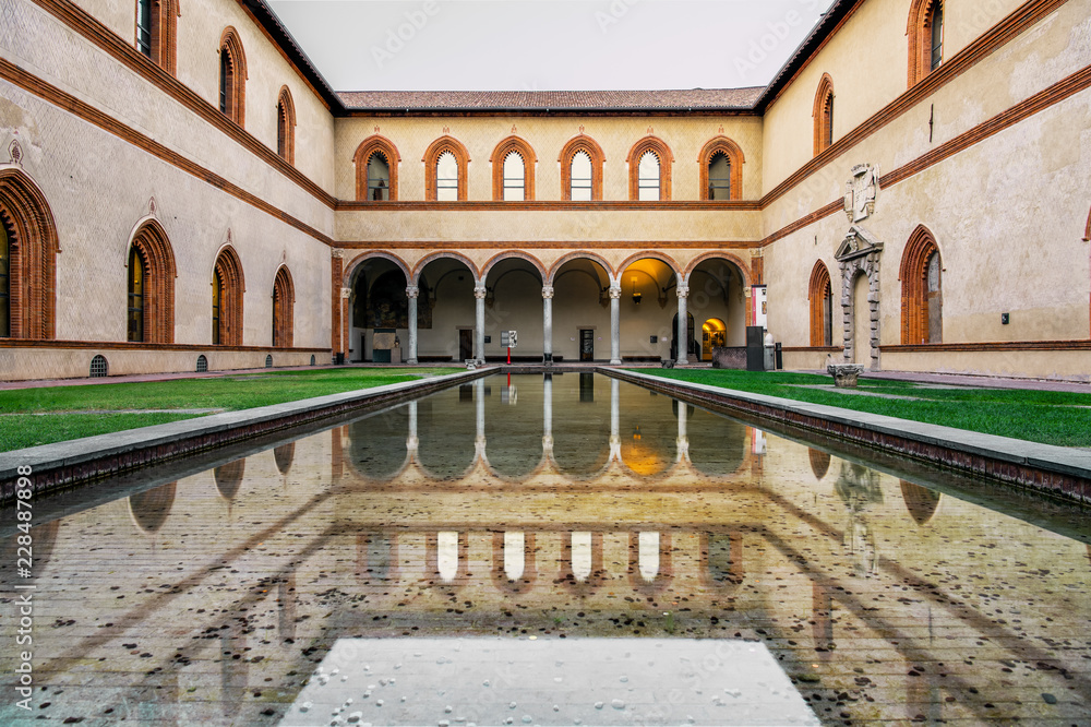 Fototapeta premium Sforzesco castle cloister