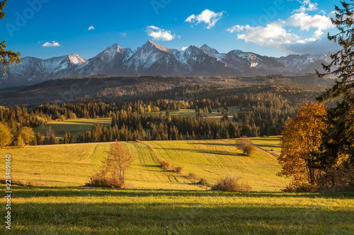 Obraz na płótnie Tatra Mountains close up from Poland Slovakia border side w salonie