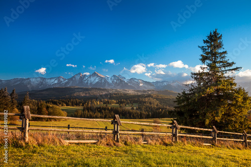 Obraz na płótnie Tatra Mountains close up from Poland Slovakia border side w salonie