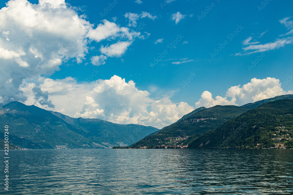Blick auf den Lago Maggiore von Luino